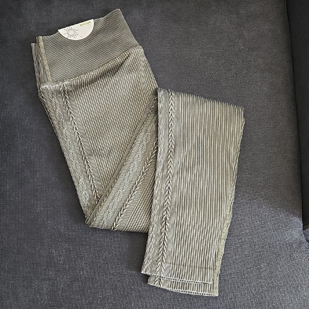 Aerie Offline Green Ribbed Leggings